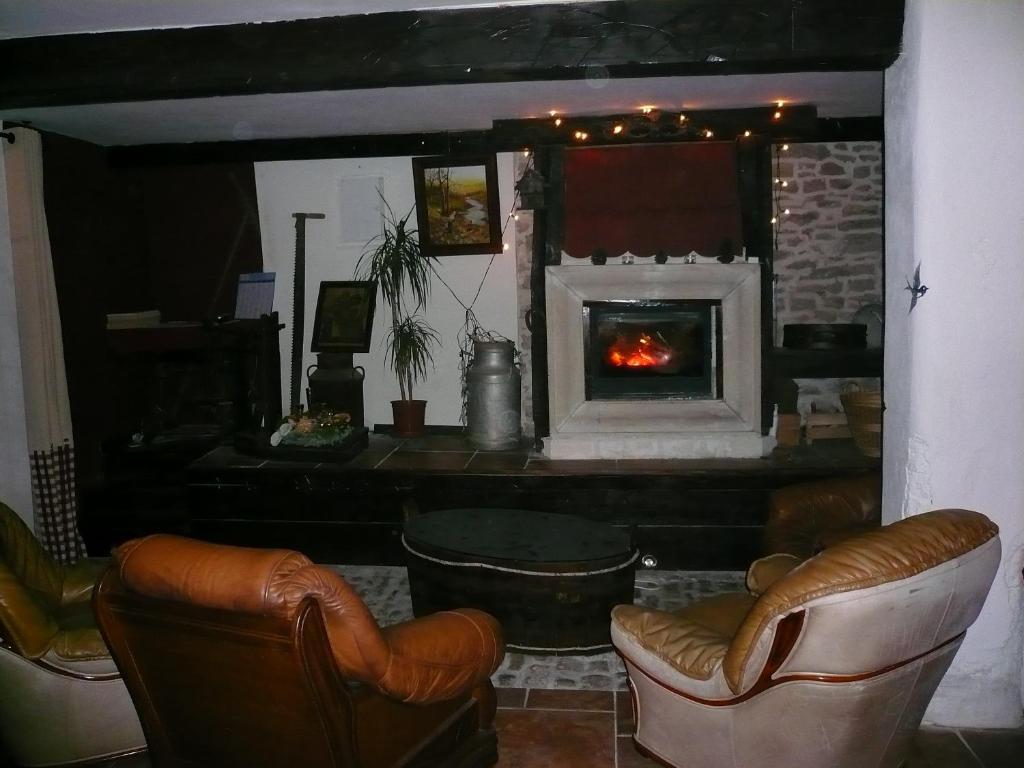 Chambres D'Hotes Les Hirondelles Gaubiving 외부 사진